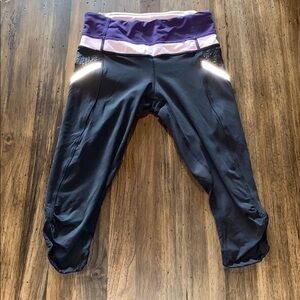 Lululemon black side pockets capri 6
